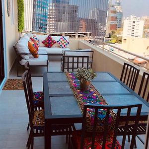 Apartament Condo Amueblado, El Golf, Las Condes Santiago con vista al Costanera Center